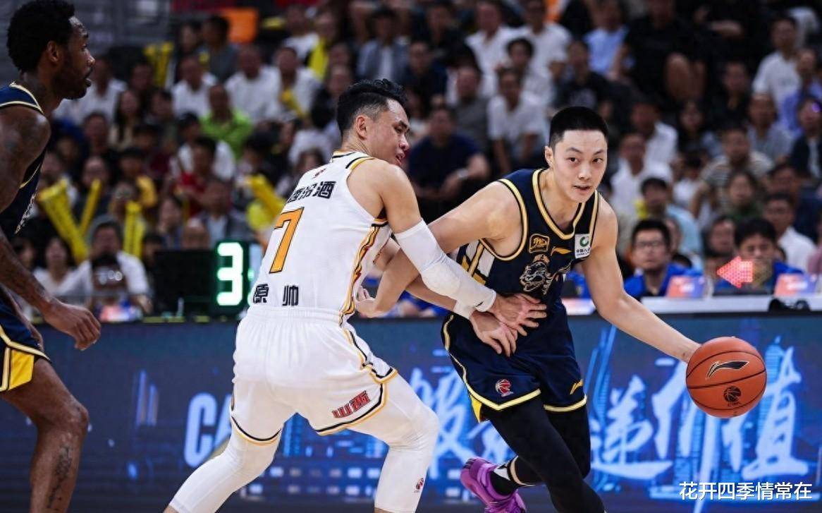 关于集结日广东宏远备战法国杯，再遭质疑细节曝光，赛场秩序良好，团队化学反应显著的信息