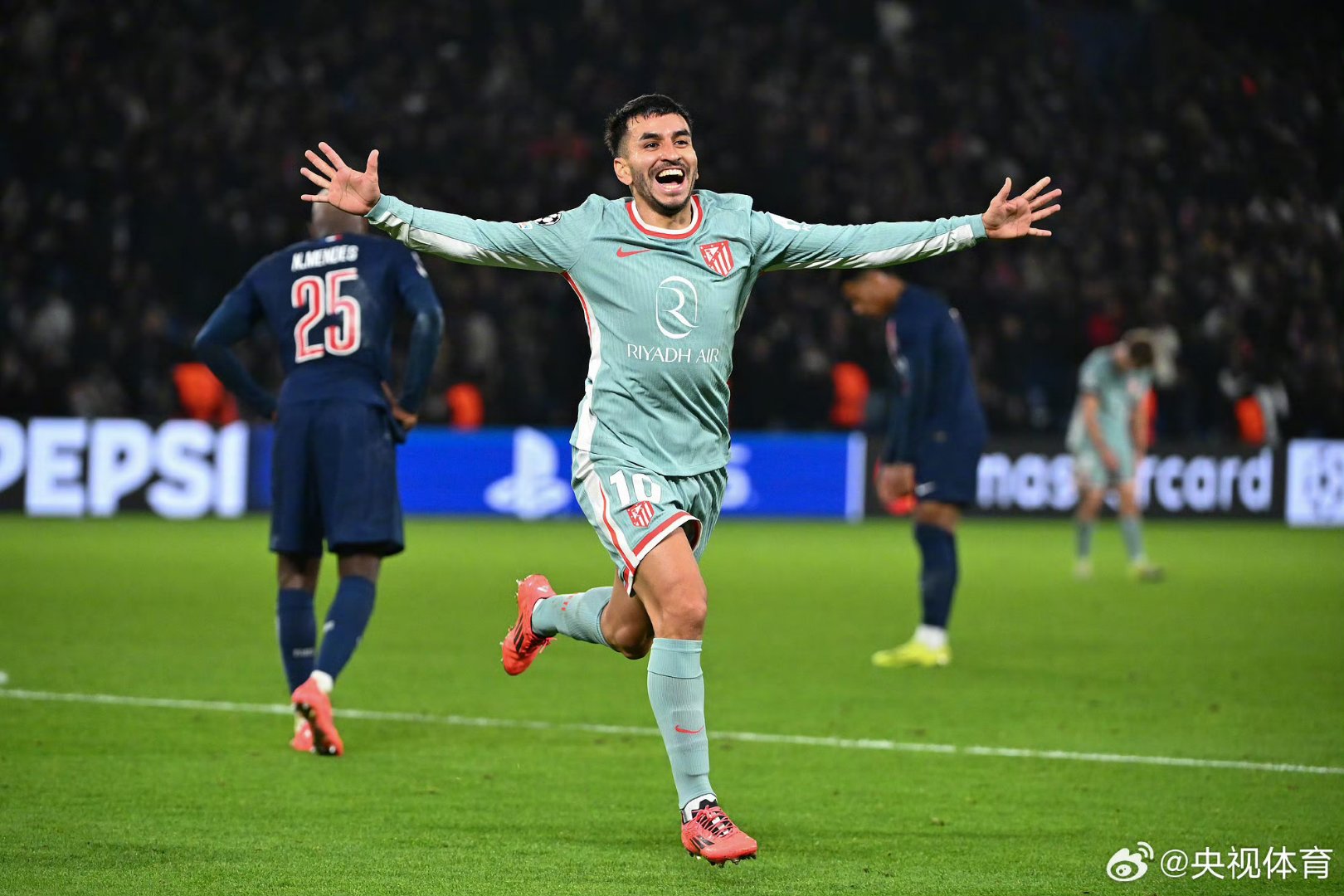 转折点！比利亚雷亚尔回应争议，欧联赛后攻防权衡，更衣室稳定，赛季目标并未改变的简单介绍