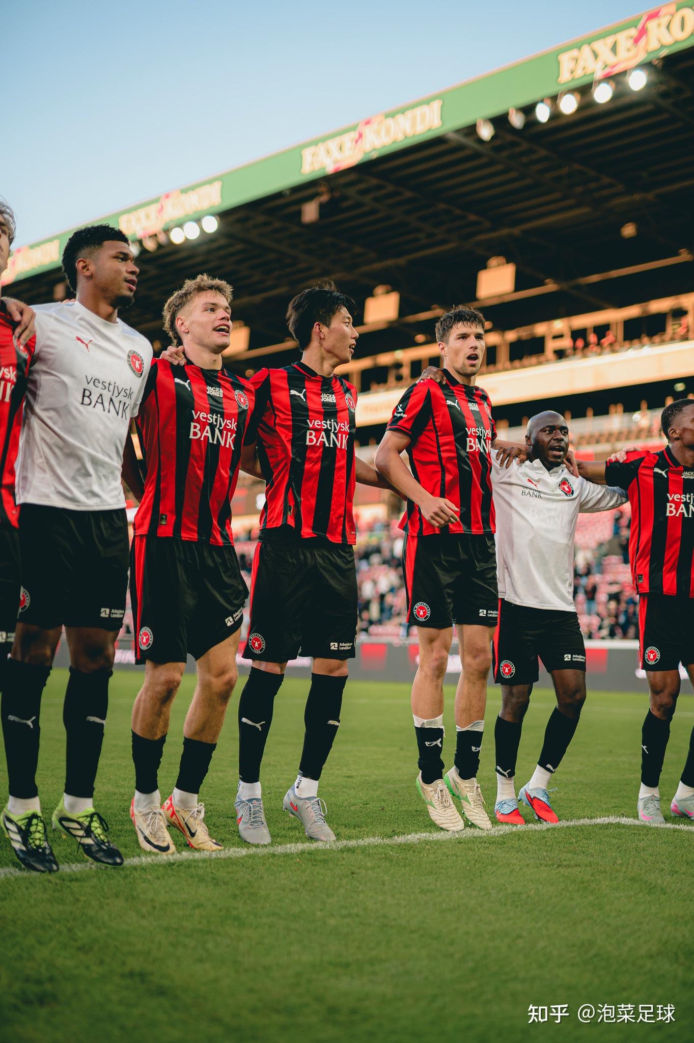 欧联赛程吃紧;里尔集结日迎来里程碑;话题不断;控场能力受关注的简单介绍 欧联赛程吃紧;里尔集结日迎来里程碑;话题不断;控场能力受关注的简单介绍