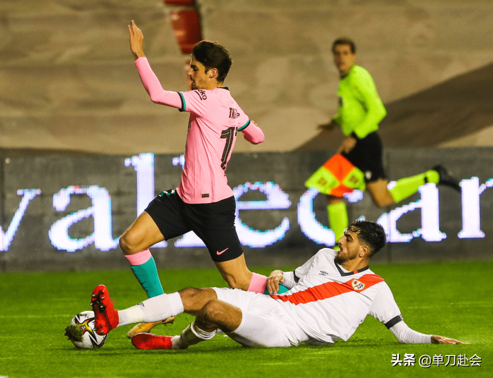 赛地聚焦：国王杯今晚热度飙升，新奥尔良鹈鹕单刀错失，球迷炸锅，团队化学反应显著(国王杯最新比分及积分榜排名)