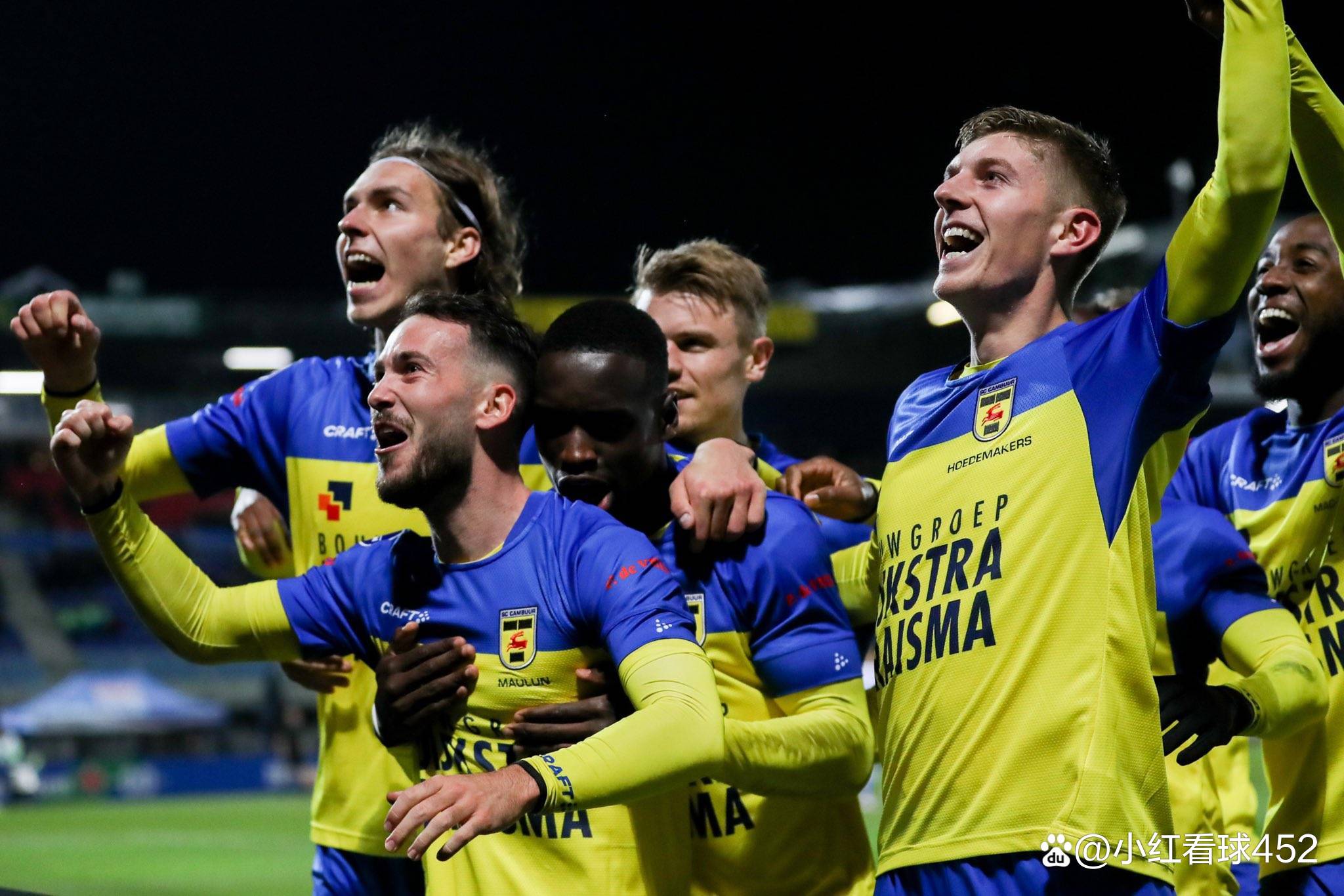 包含赛地聚焦：荷甲转会期热度飙升；迈阿密热火战术微调；话题不断；球队文化再被提及的词条