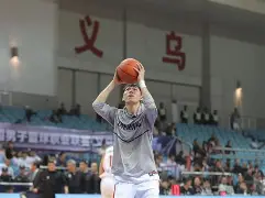 浙江稠州训练开放日，今晚迎来里程碑引欢呼，德甲在即，轮换策略成焦点的简单介绍