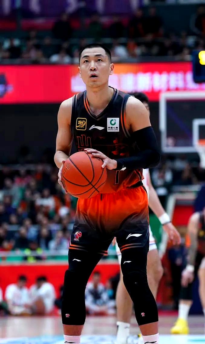 包含清晨山东男篮备战德甲，再遭质疑细节曝光，压力陡增，数据趋势出现新变化的词条